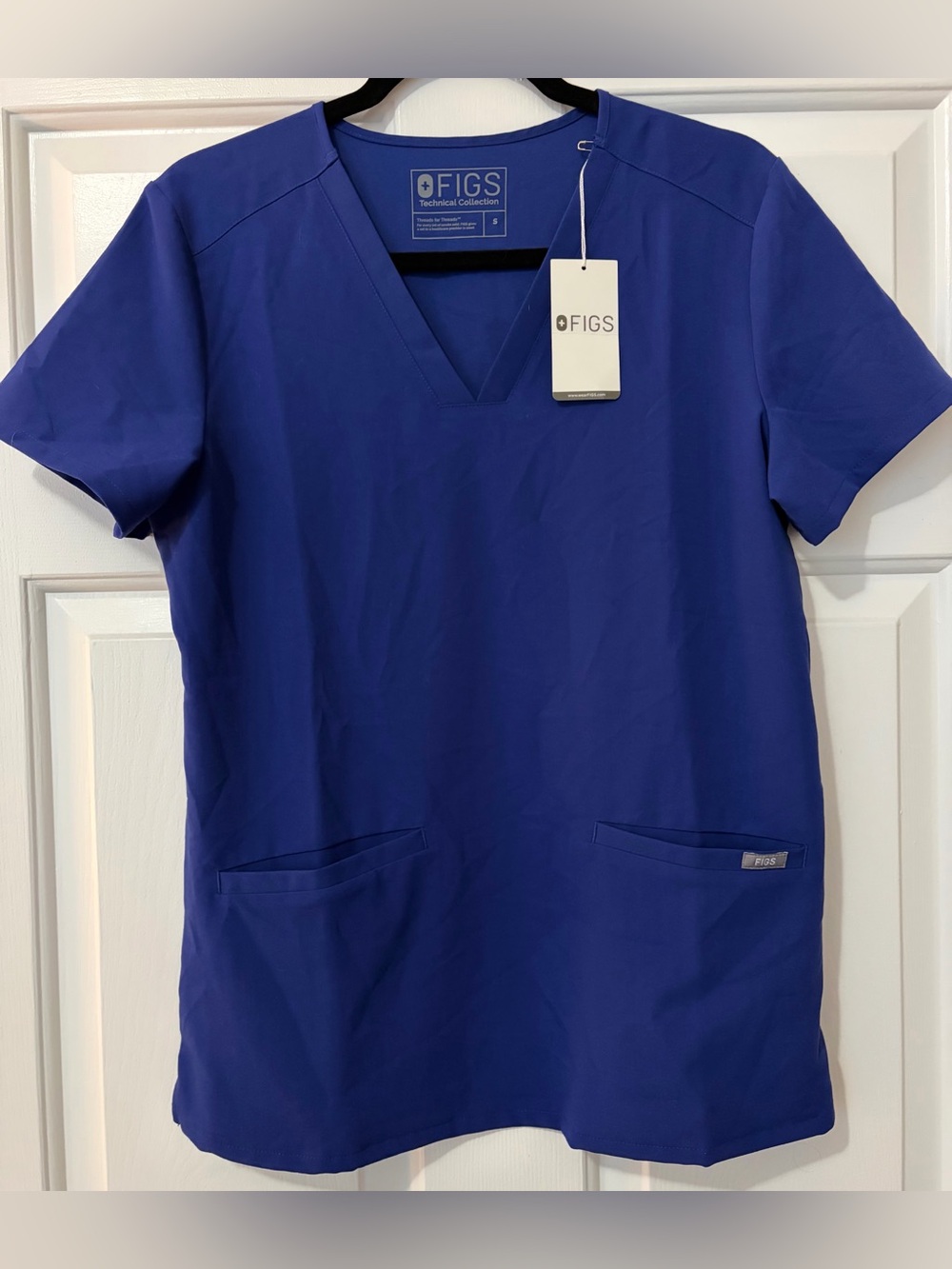 NWT FIGS Women’s Casma Three Pocket Scrub Top